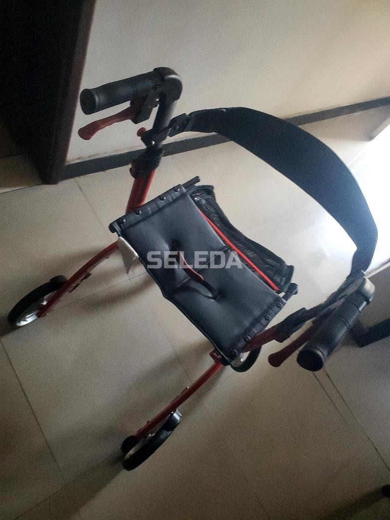 Drive roller walker