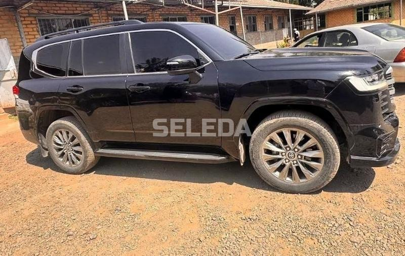 Toyota Land Cruiser VXR 2023 Model Automatic